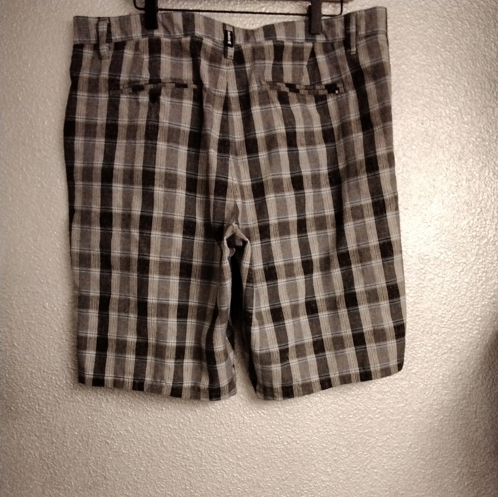 Men's Hurley Board.     Size 36